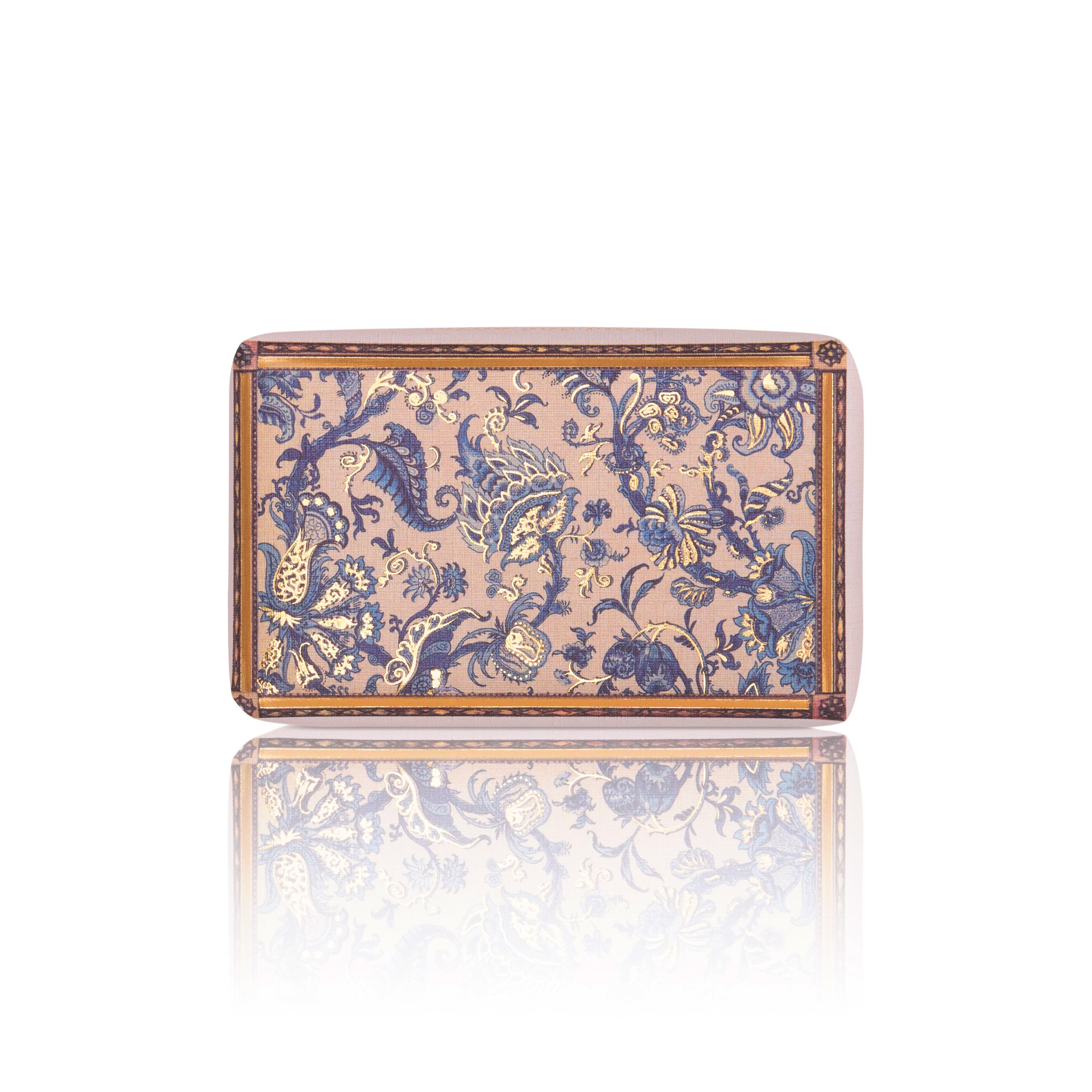 Savon signé Stéphane Bern - Patchouli