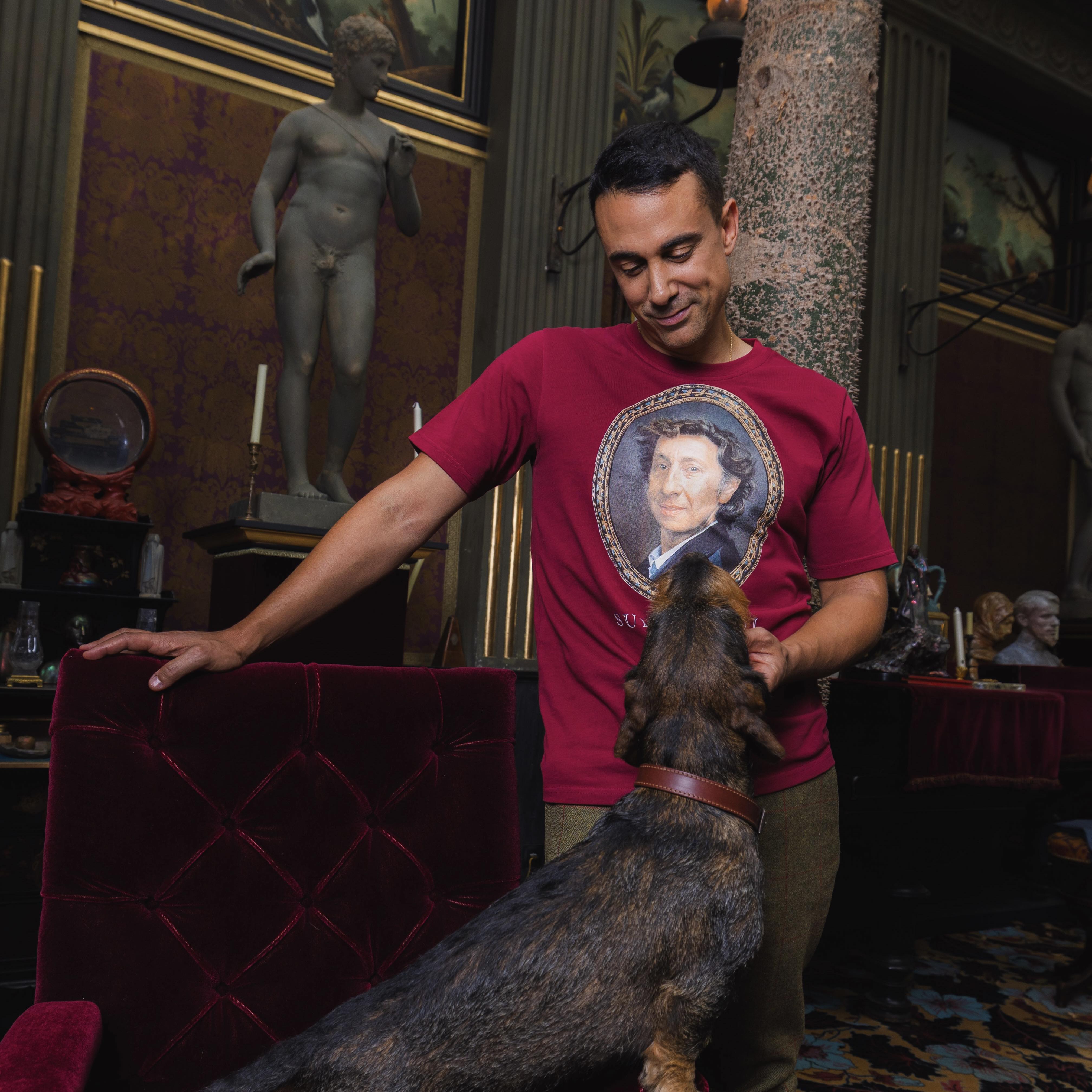 Super Premium Unisex T-shirt "portrait" Burgundy