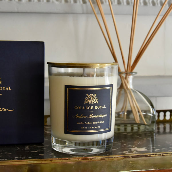 Bougie parfumée "Ambre Monastique" avec couvercle signature
