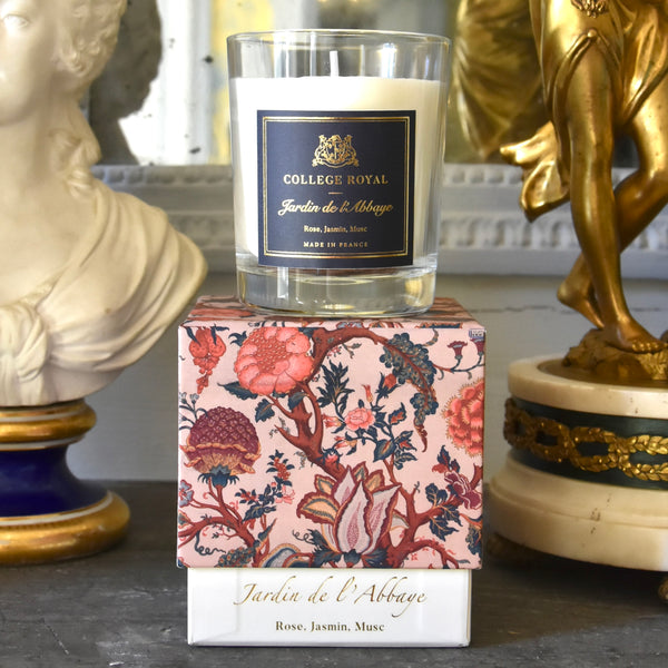 Bougie parfumée "Jardin de l'Abbaye" avec son couvercle signature