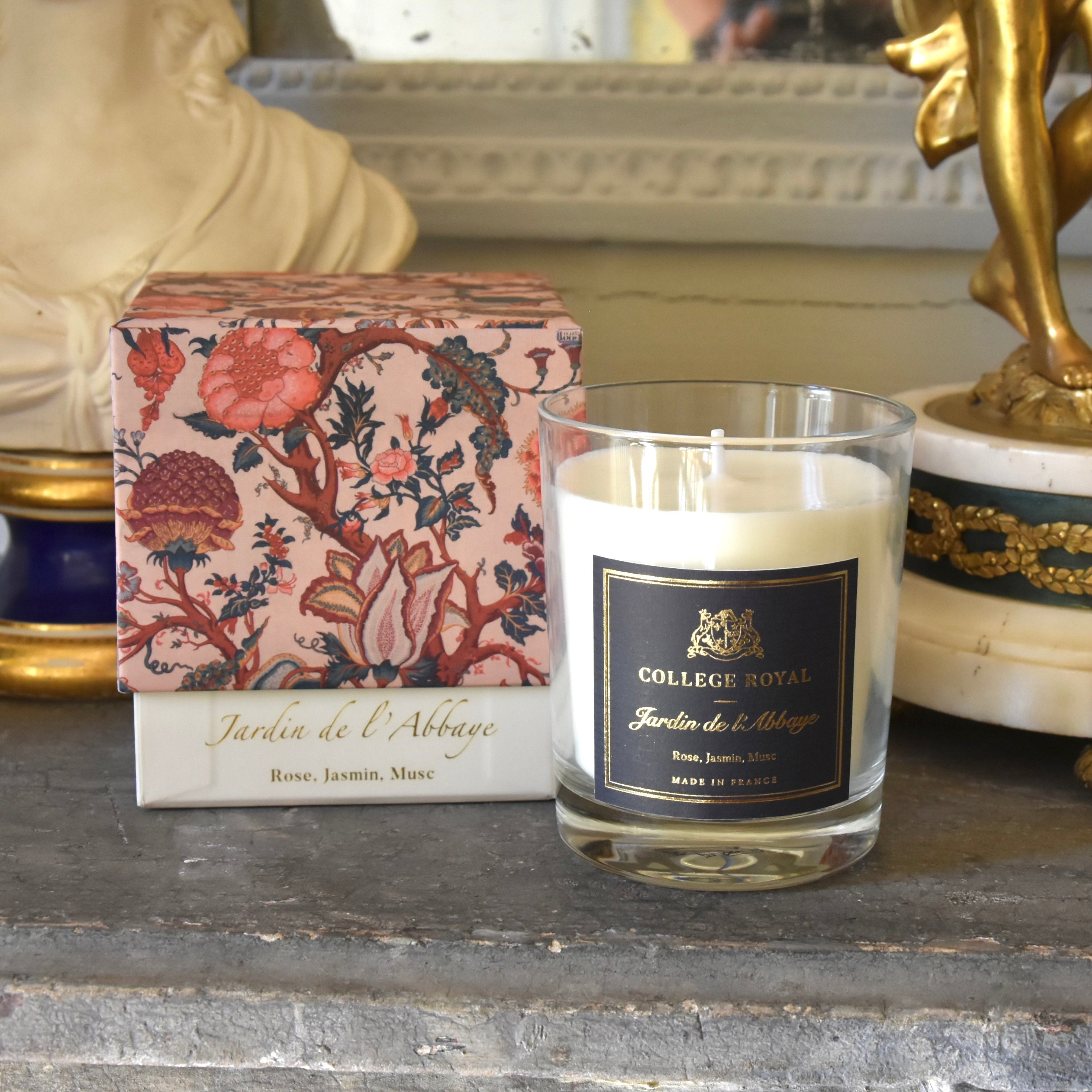 Bougie parfumée "Jardin de l'Abbaye" avec son couvercle signature