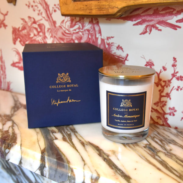 Bougie parfumée "Ambre Monastique" avec couvercle signature