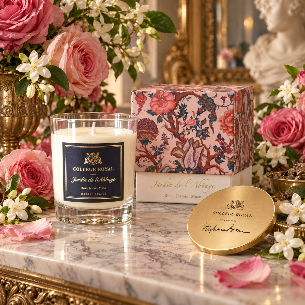 Bougie parfumée "Jardin de l'Abbaye" avec son couvercle signature